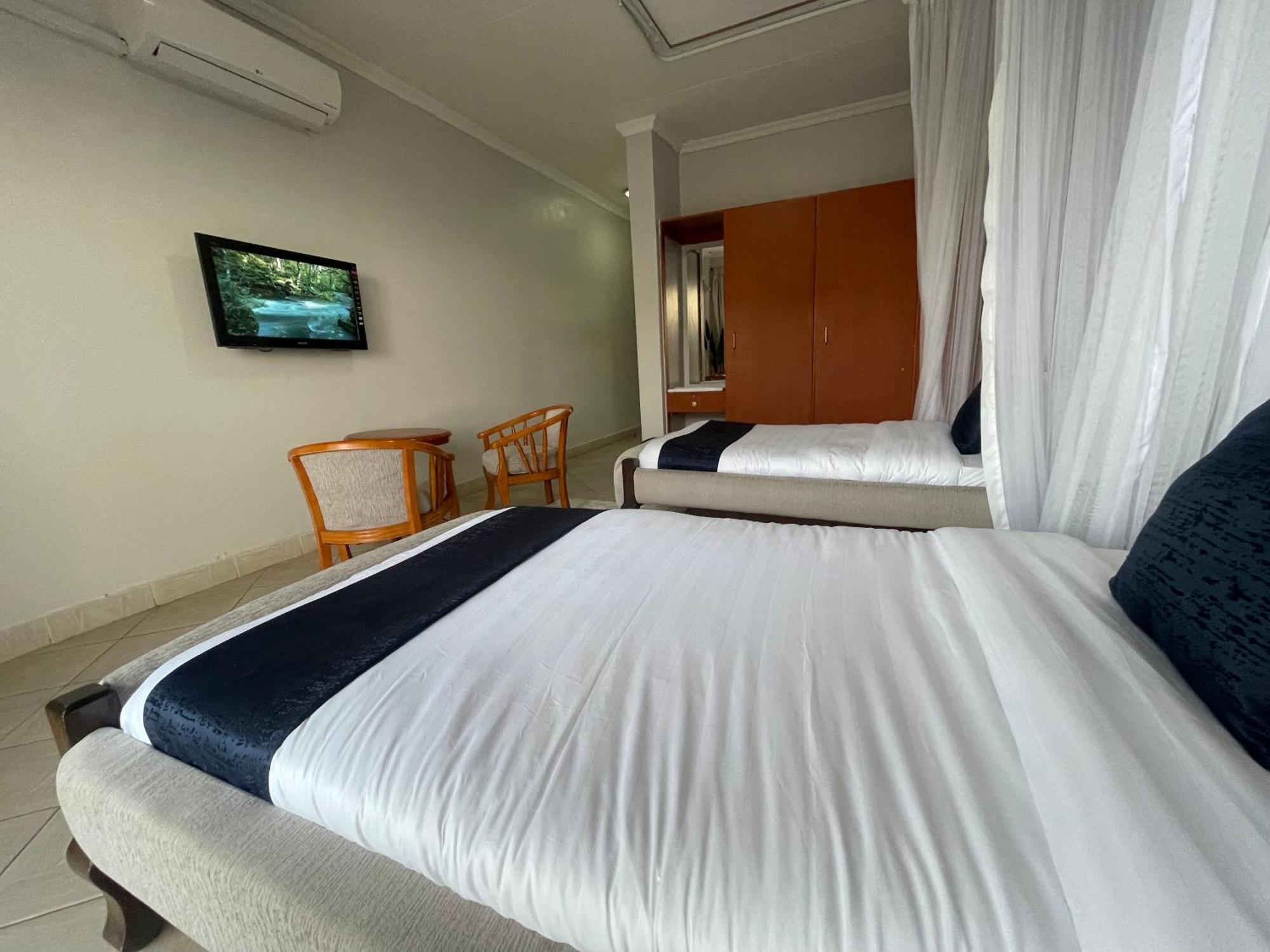 Iman Hotel Isiolo Exteriör bild