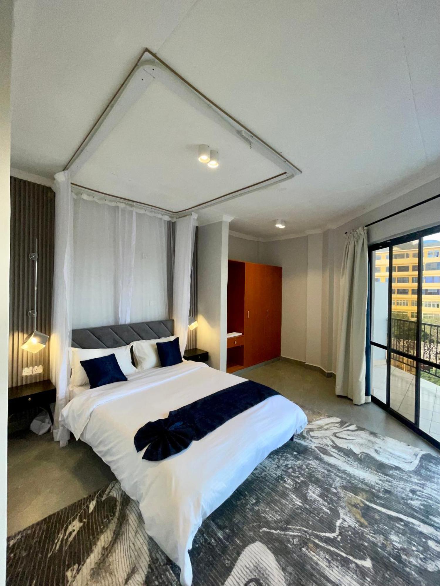 Iman Hotel Isiolo Exteriör bild
