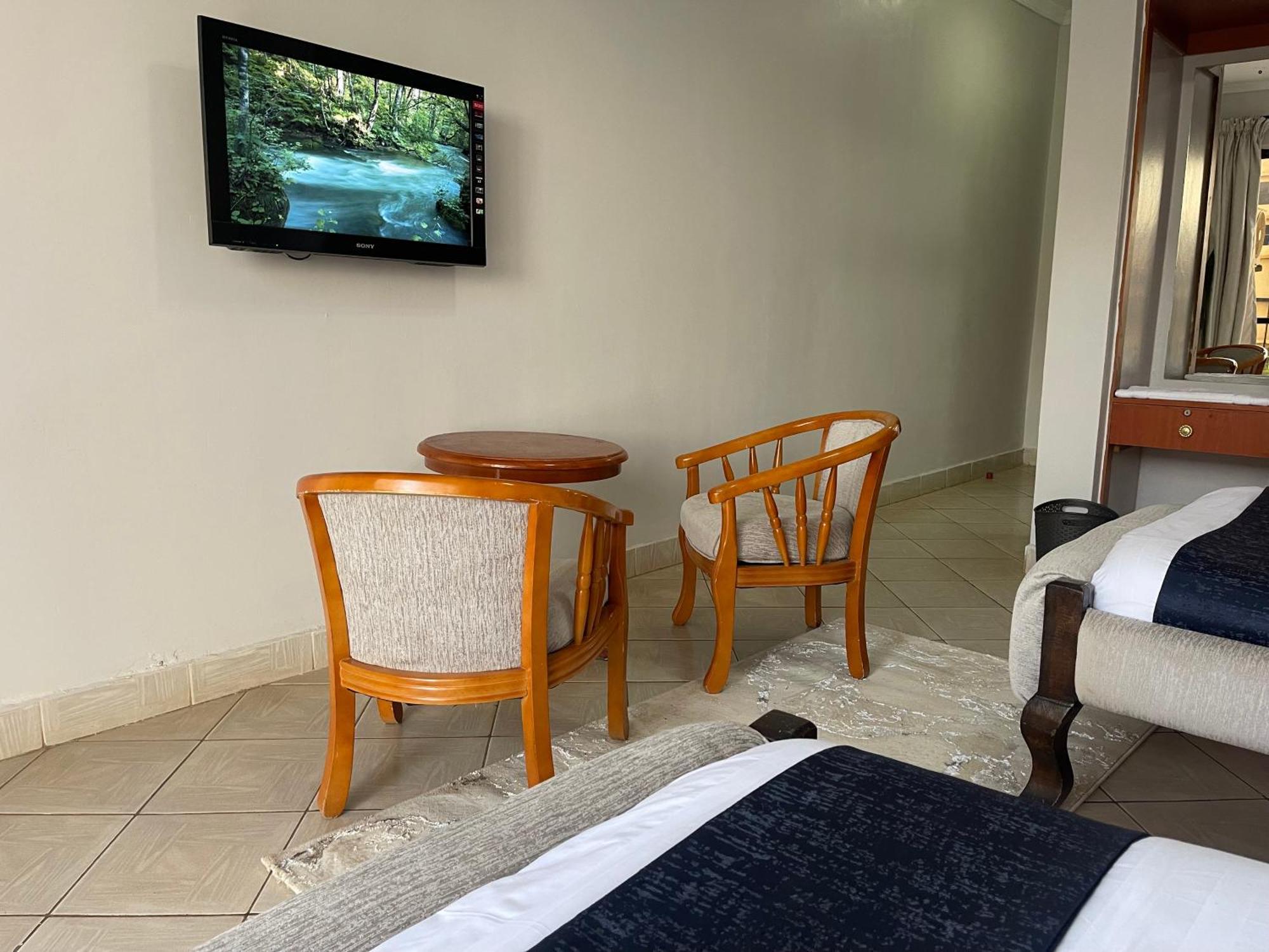 Iman Hotel Isiolo Exteriör bild