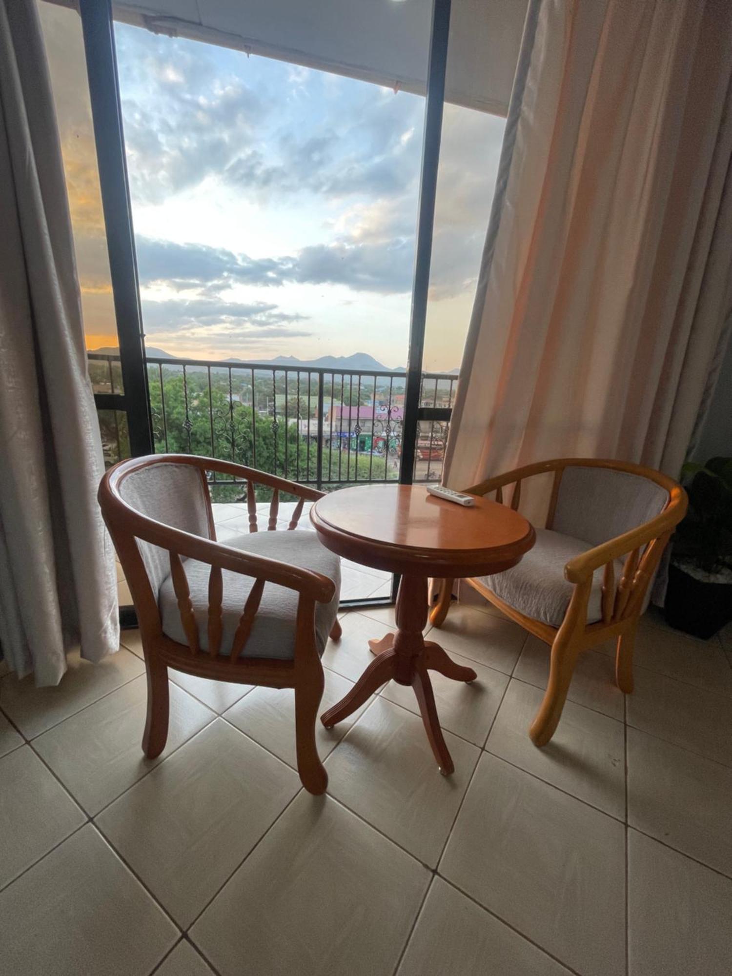 Iman Hotel Isiolo Exteriör bild